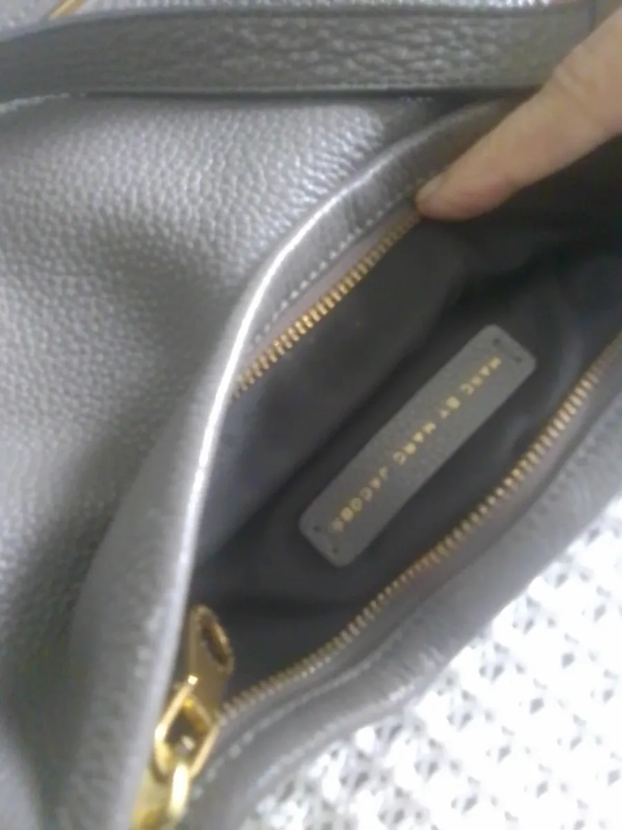 MARC JACOBS GREY LEATHER CROSSBODY BAG - Image 4