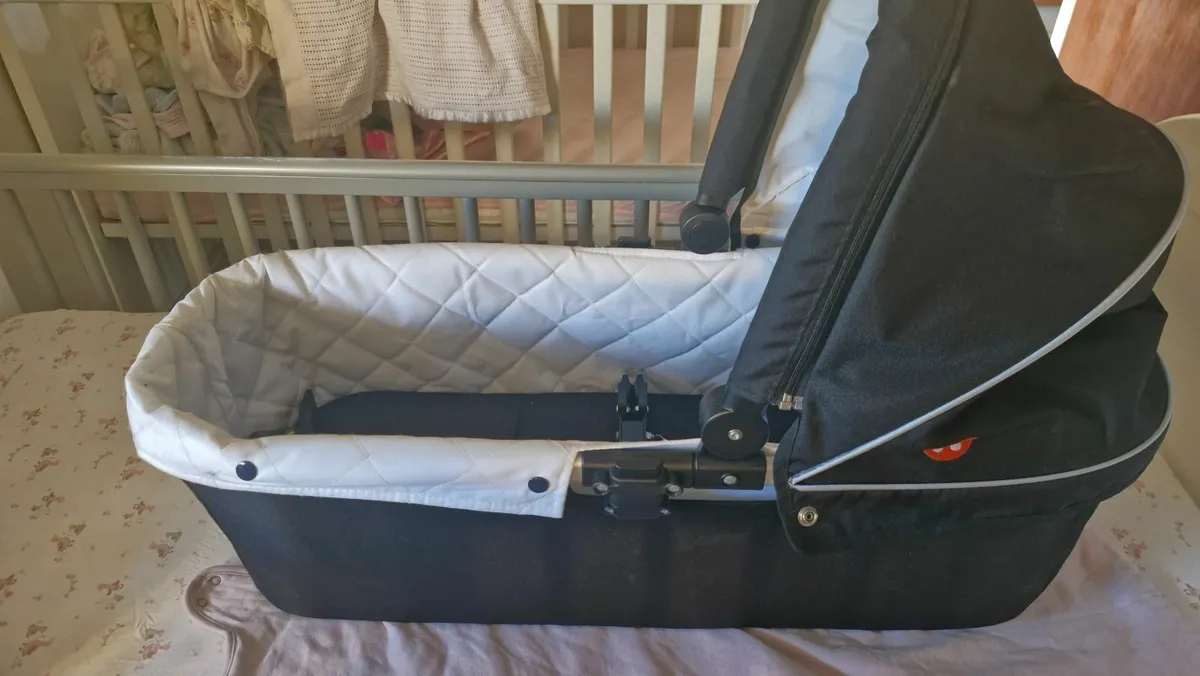 Carry Cots - Image 3