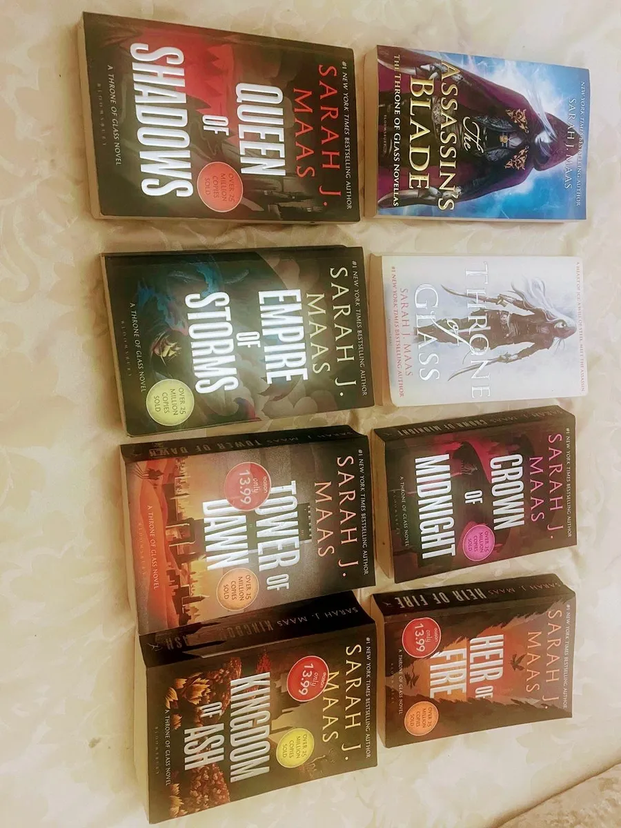 Sarah J Maas books