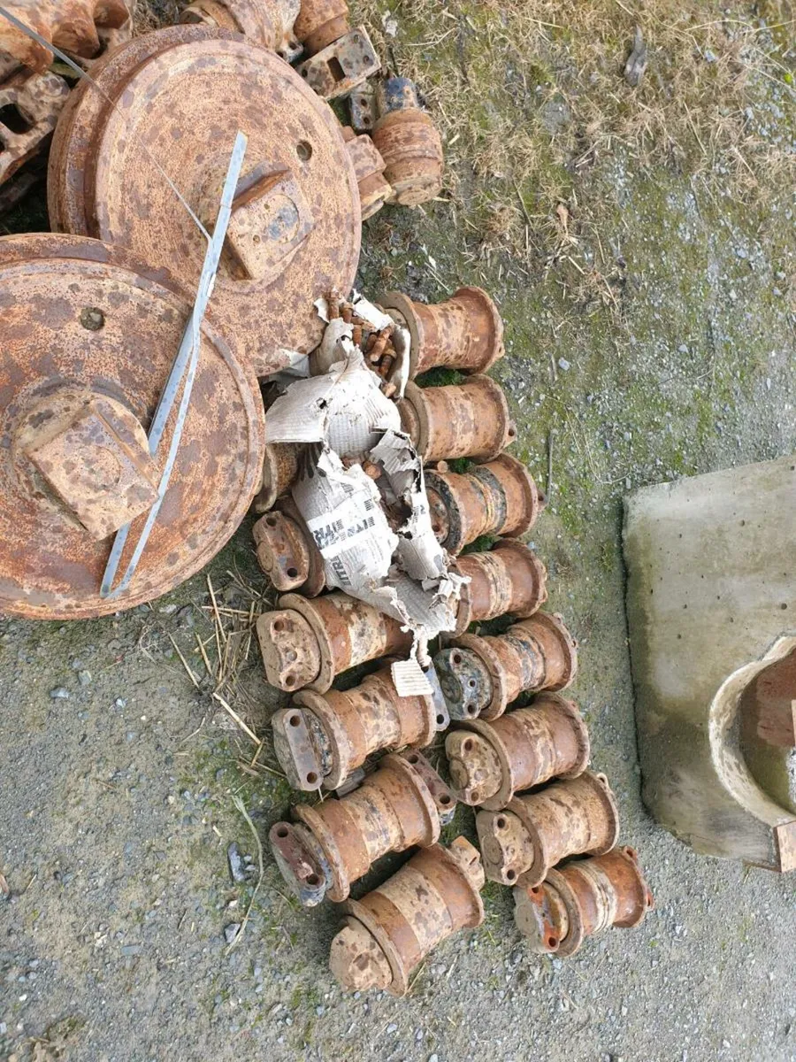 Under carage for a 120 or 130 - Image 4