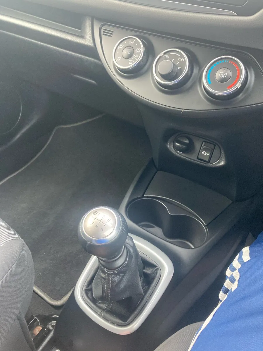 Toyota Yaris - Image 3