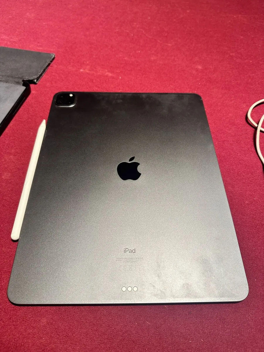 MacBook Air M2 & IPad Pro (4th gen) bundle - Image 2