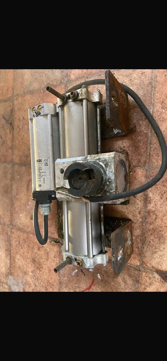 Electric gate motor - Image 2