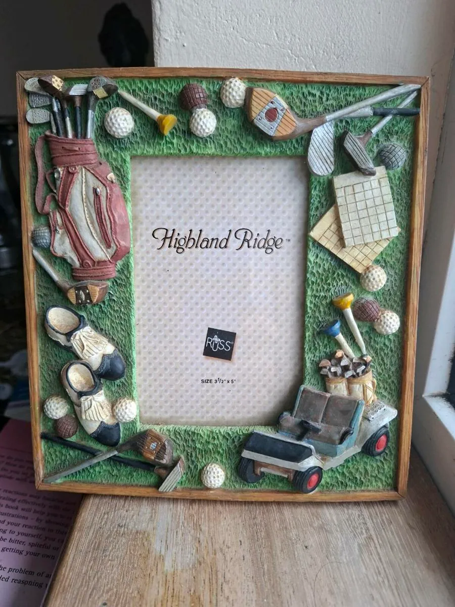 Golf-themed picture frame as new never used - Image 1