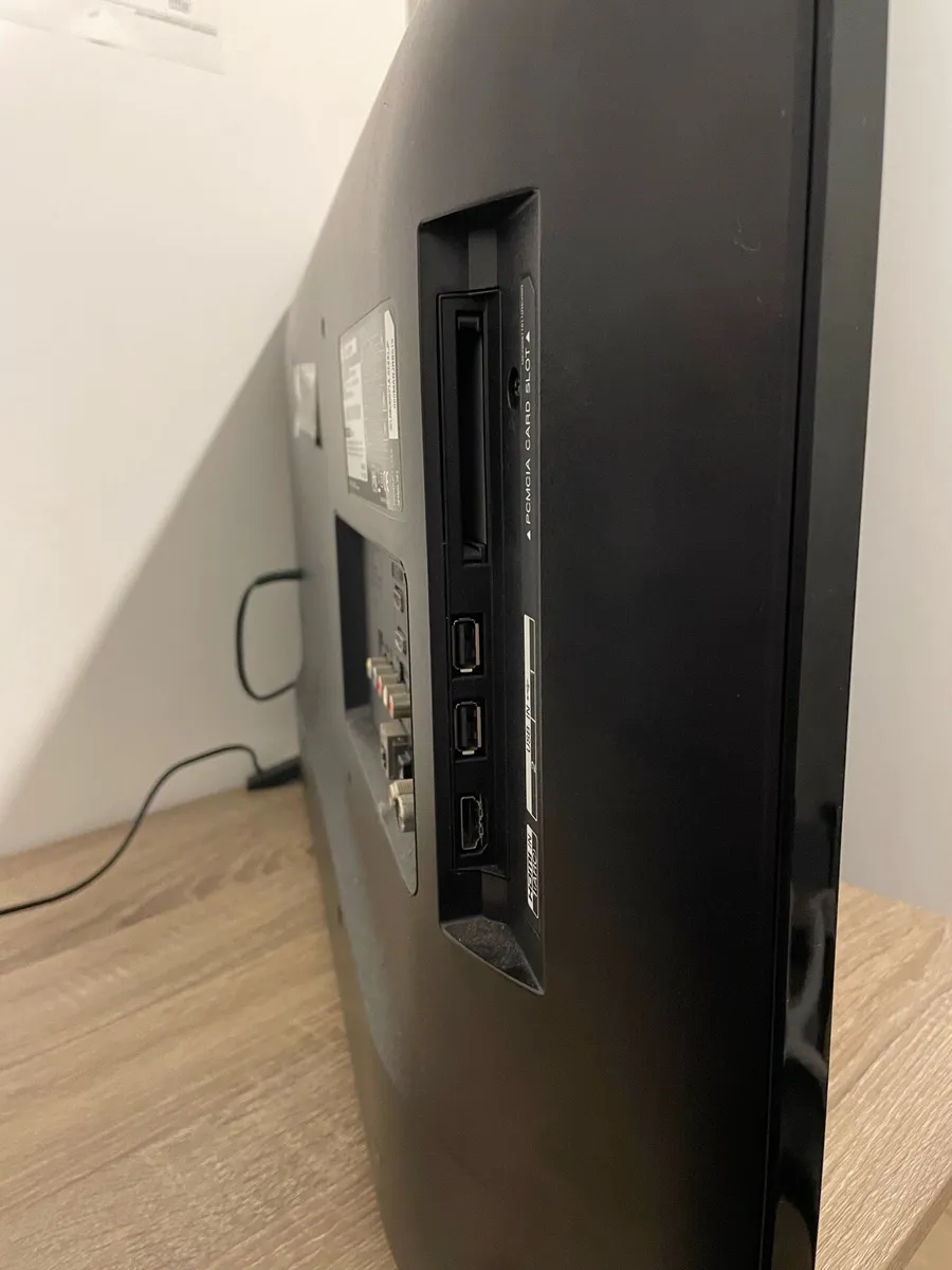 31” LG TV - Image 4