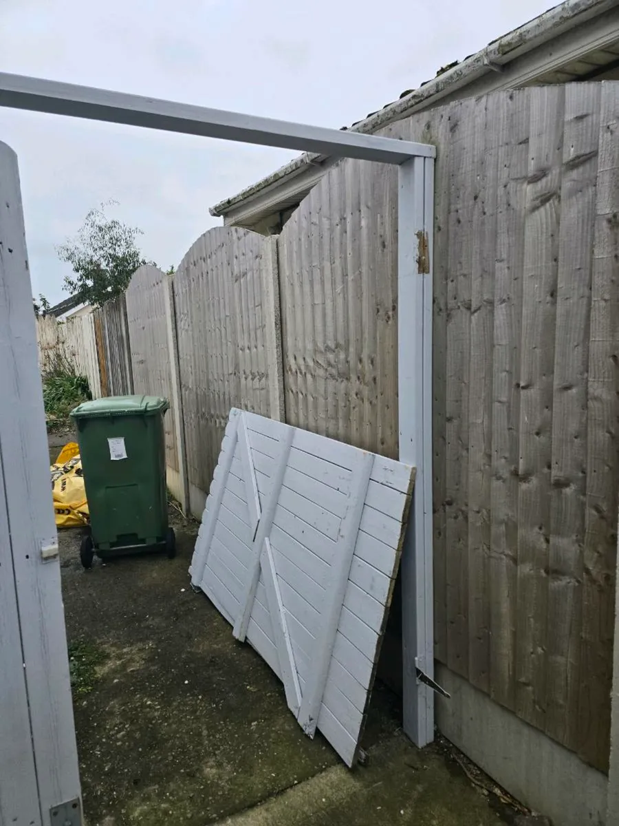 Side gates - Image 3