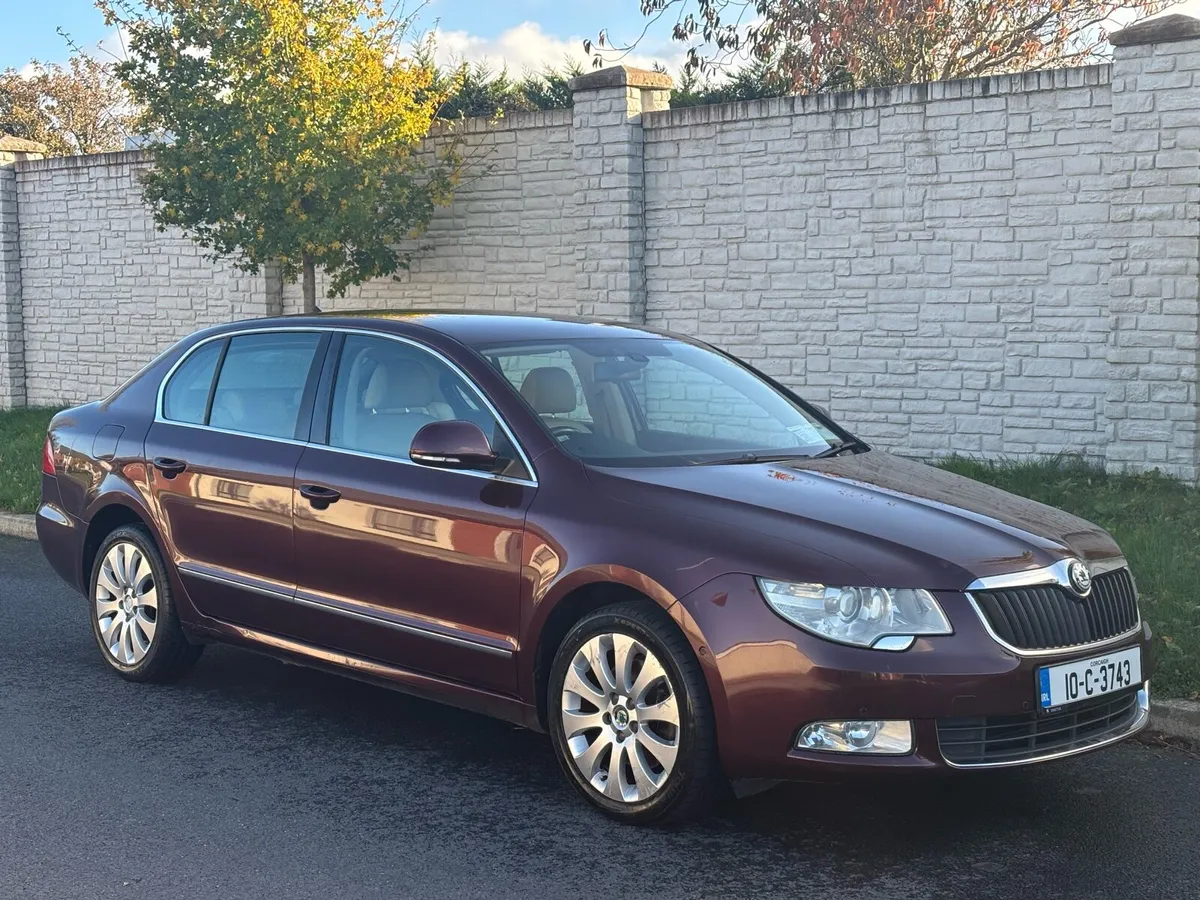Skoda Superb Elegance 2.0 TDI 170 BHP - Image 2