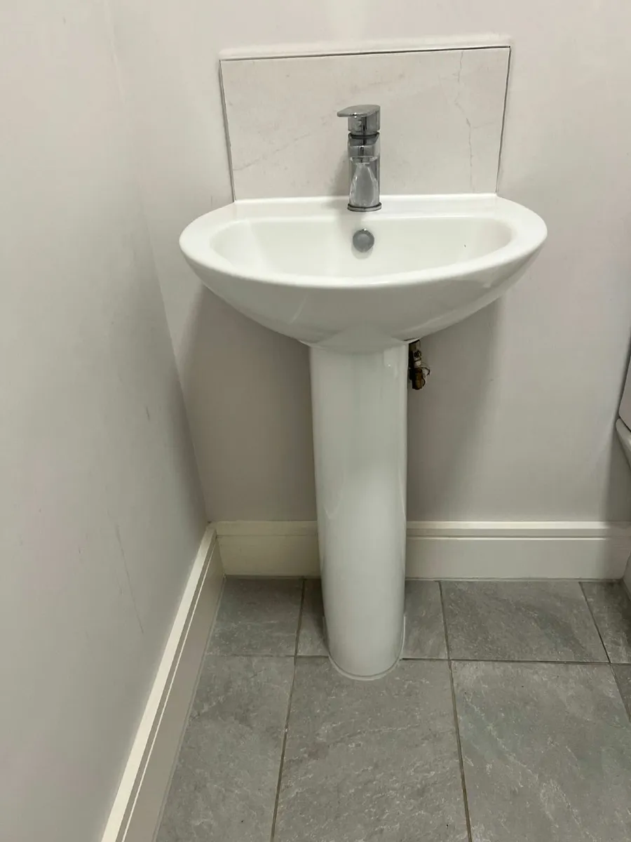 Sink with Pedestal - Image 3