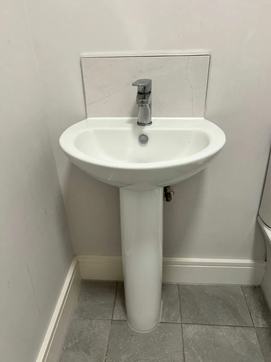 Sink with Pedestal - Image 4