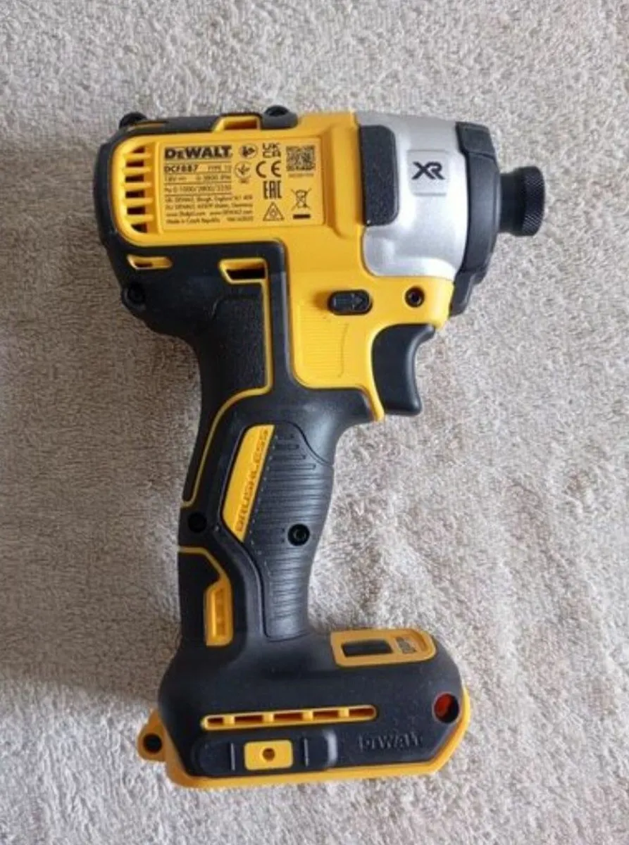 DeWalt Impact Driver and Battery - Image 3