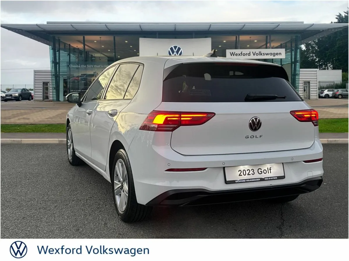 Volkswagen Golf LIFE 2.0TDI 115HP MANUAL - Image 3