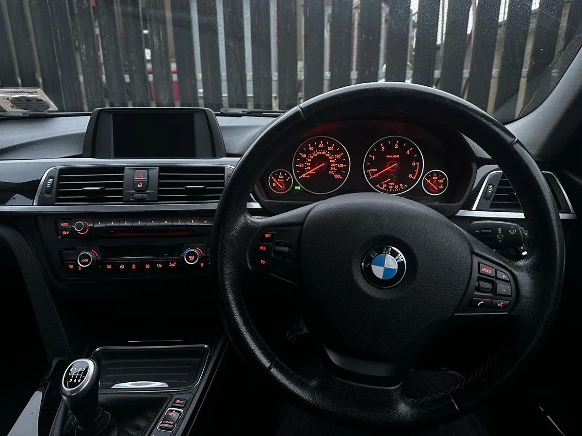 BMW 320D 2013 - Image 4