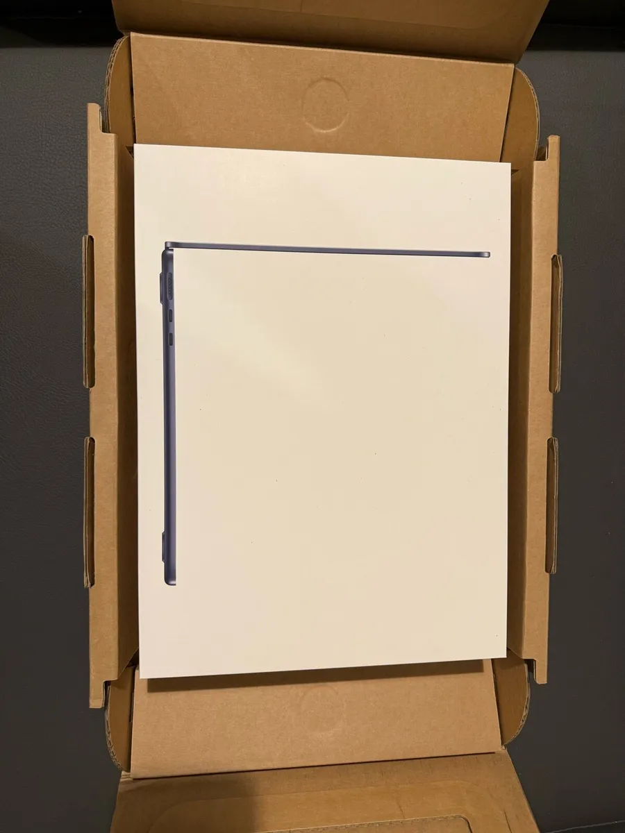 MacBook Air 13-inch M4 2025 16/256 Sealed 1y - Image 2