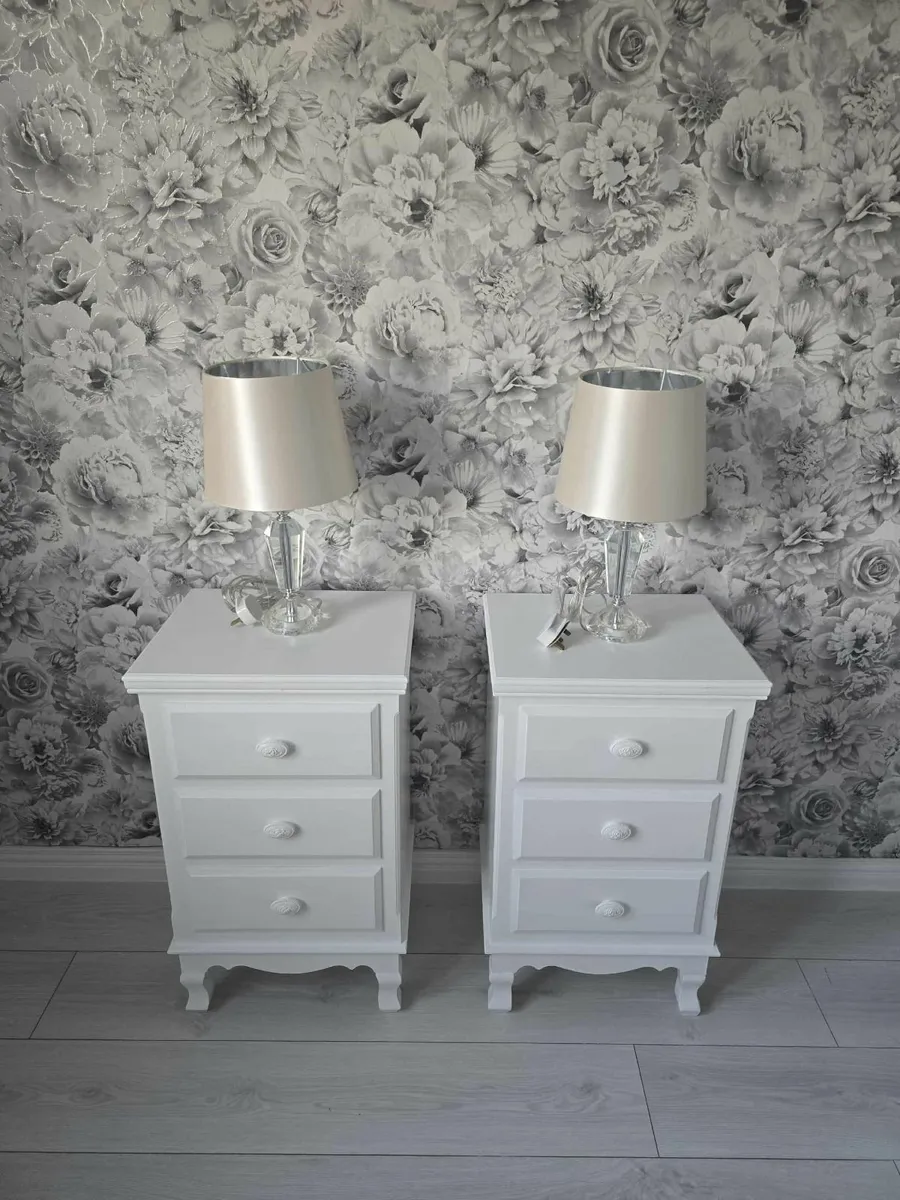 side lockers with lamps - Image 4