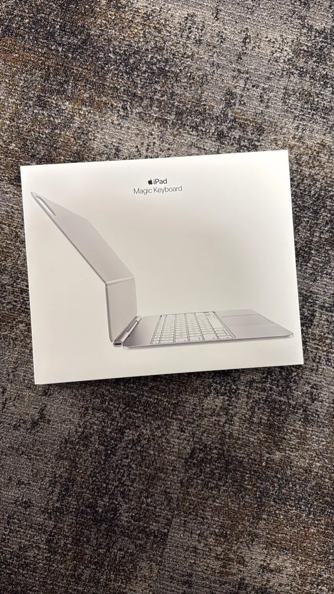 Apple iPad Pro 13-inch Magic Keyboard British - Image 1