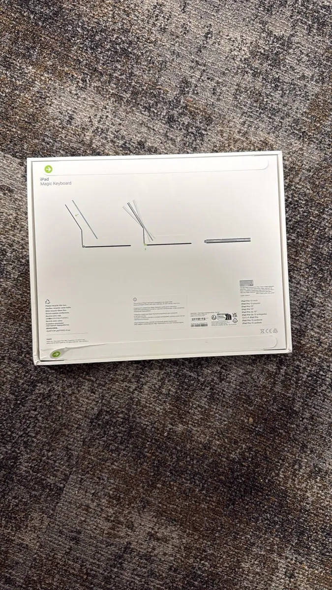 Apple iPad Pro 13-inch Magic Keyboard British - Image 2
