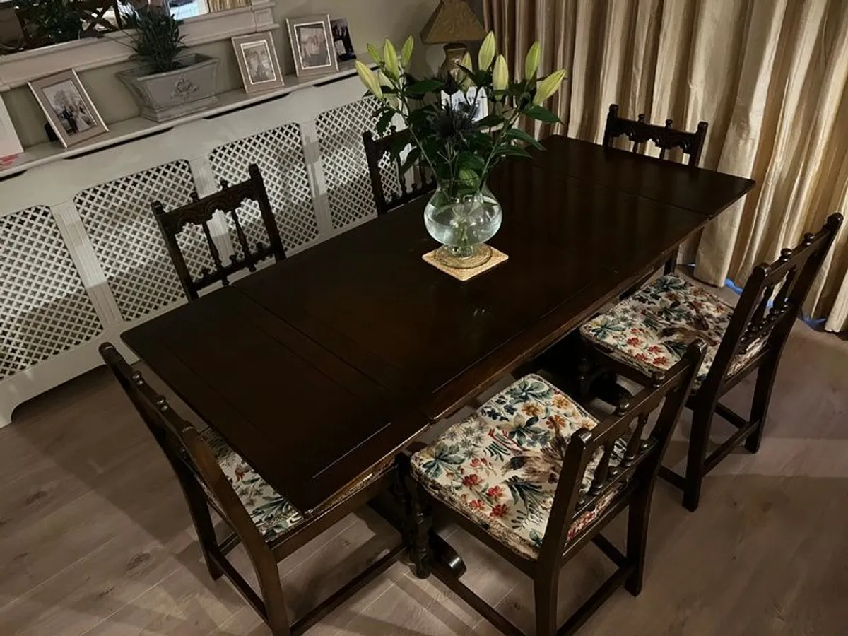 Ercol Dining Room Table and 6 chairs - Image 1