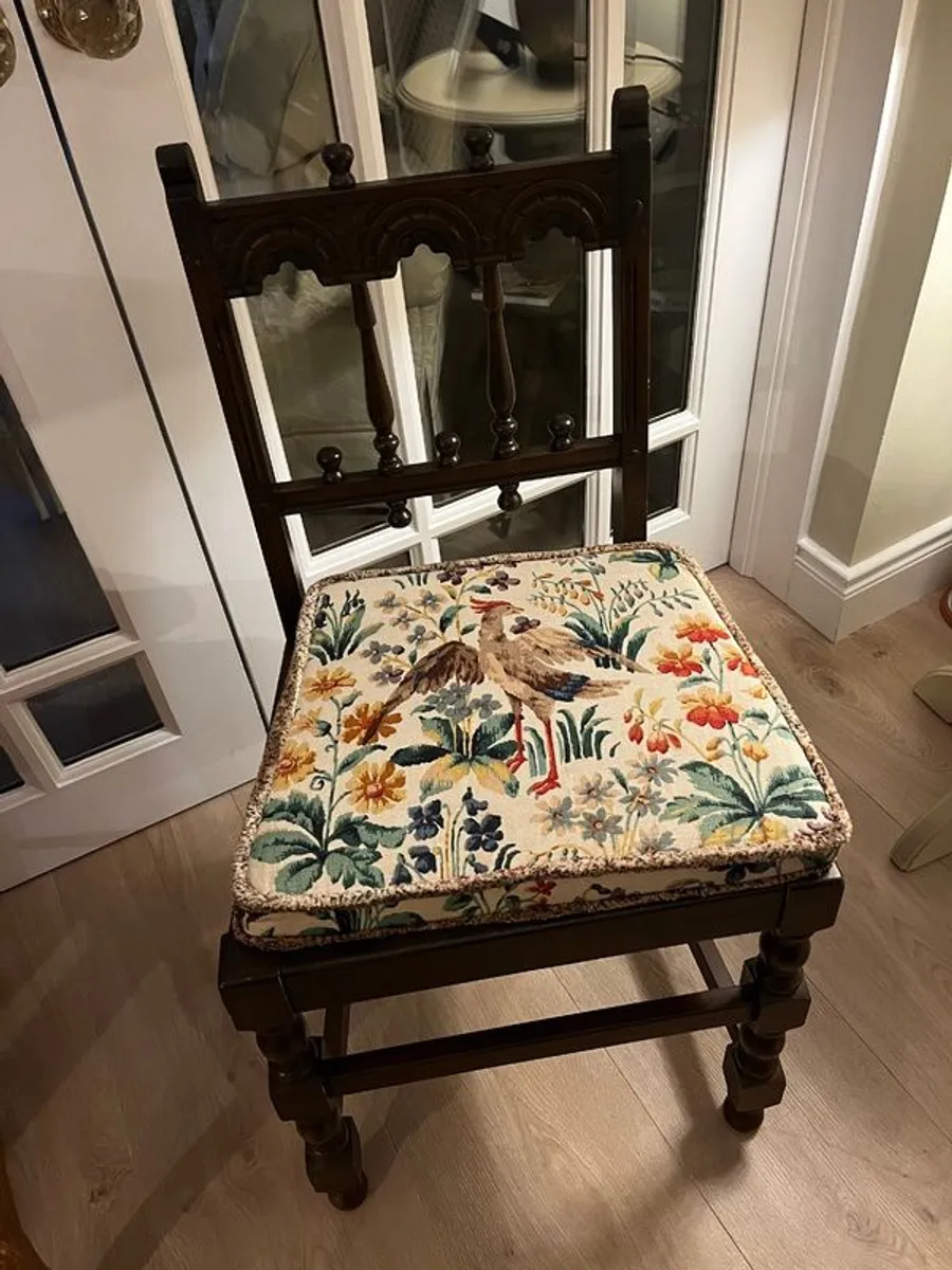 Ercol Dining Room Table and 6 chairs - Image 3