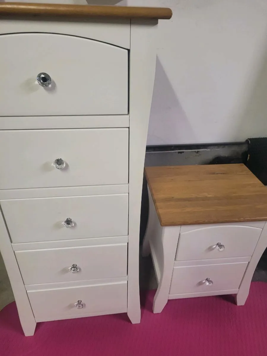 Bedroom furniture - Image 1