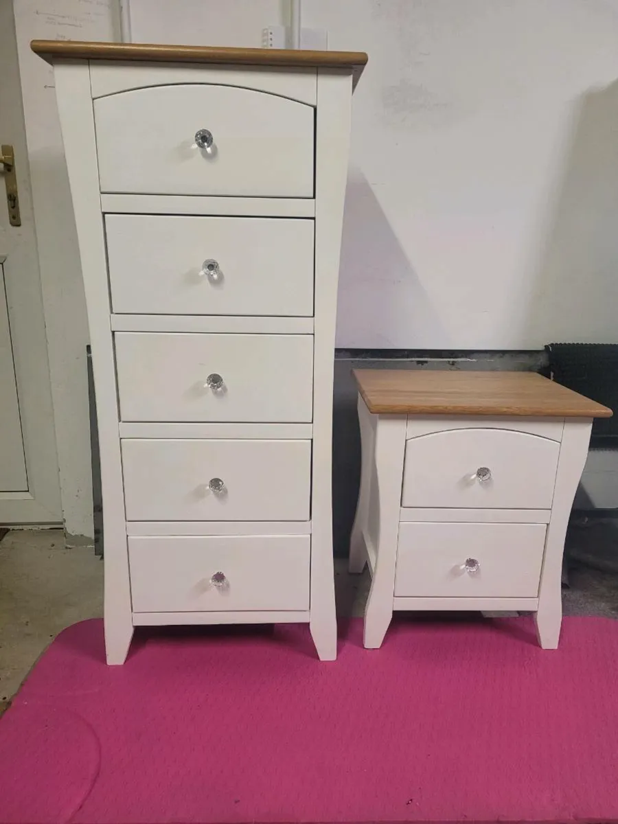 Bedroom furniture - Image 2