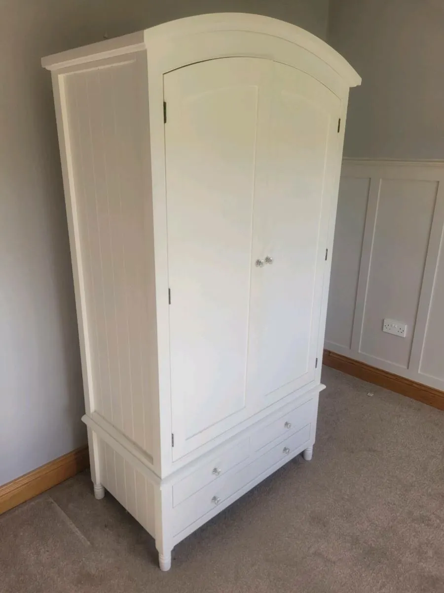 Bedroom furniture - Image 4