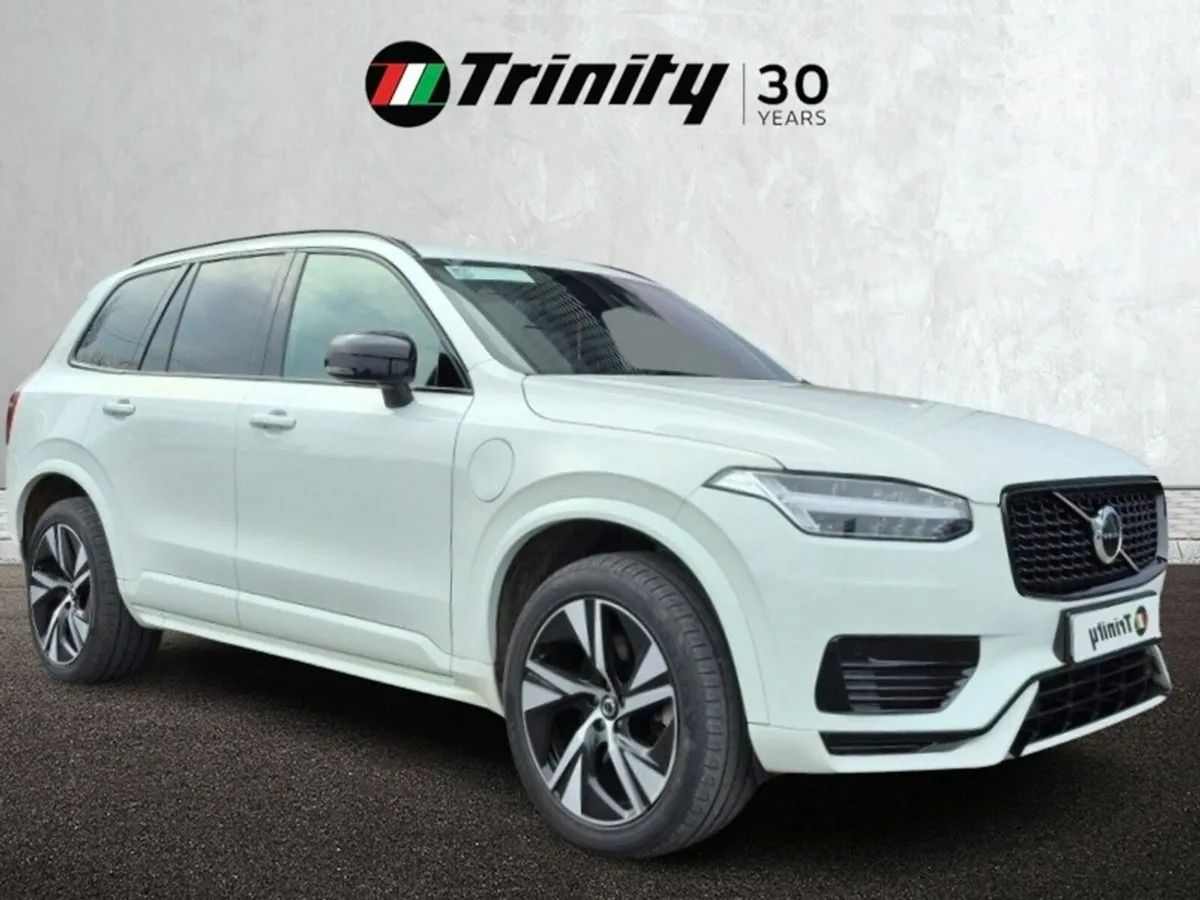 Volvo XC90 ** R DESIGN T8 ** HUGE SPEC ** STUNNING - Image 1