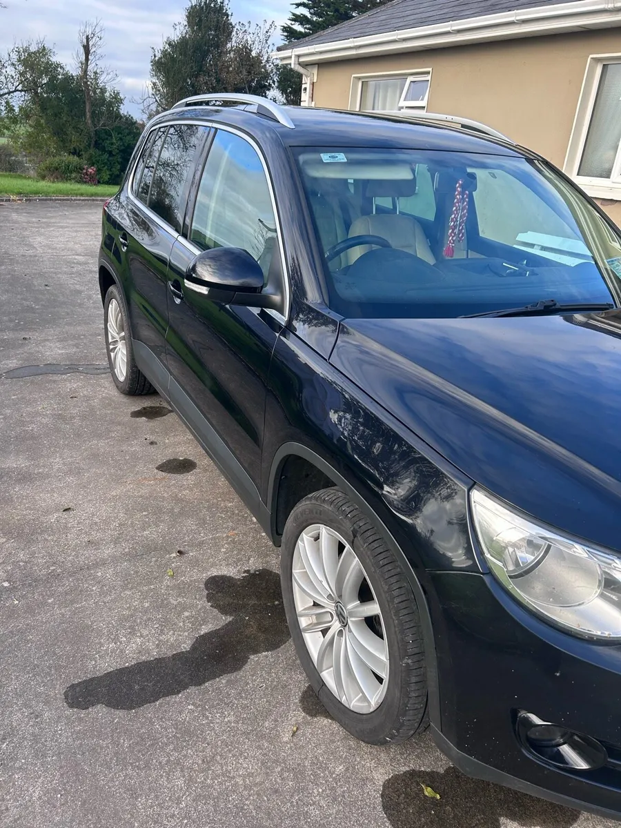 2011 VW TIGUAN - Image 2