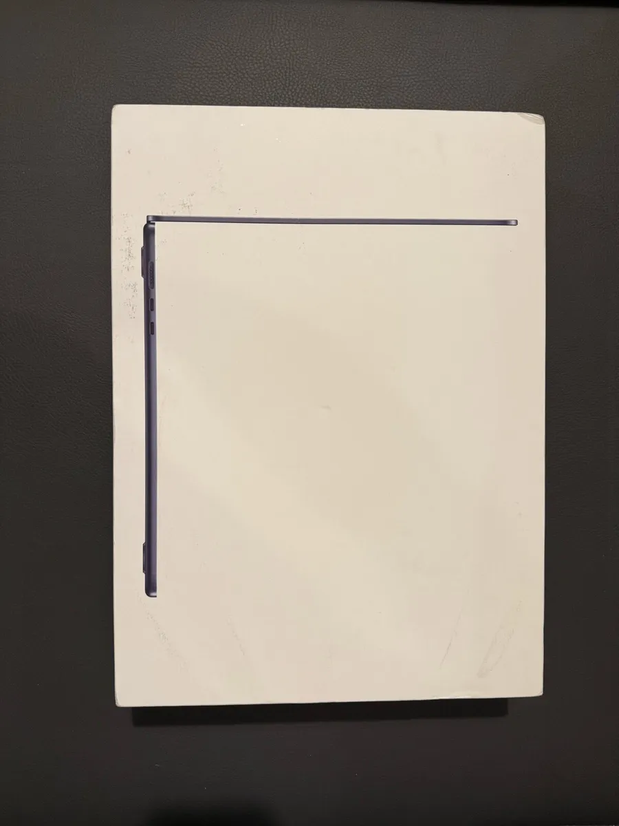 MacBook Air 15-inch M4 2025 Sealed 1y Warranty - Image 1