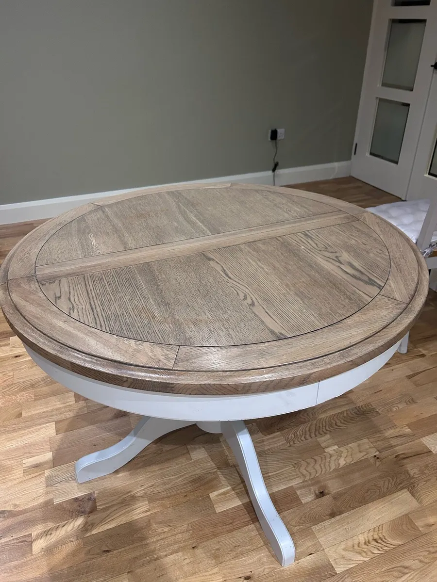 Ding table - Image 1