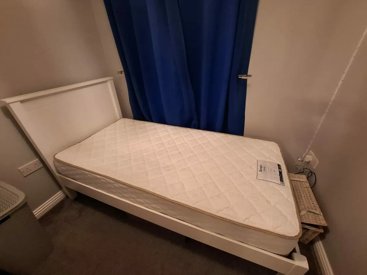 Single bed with matress - Image 2