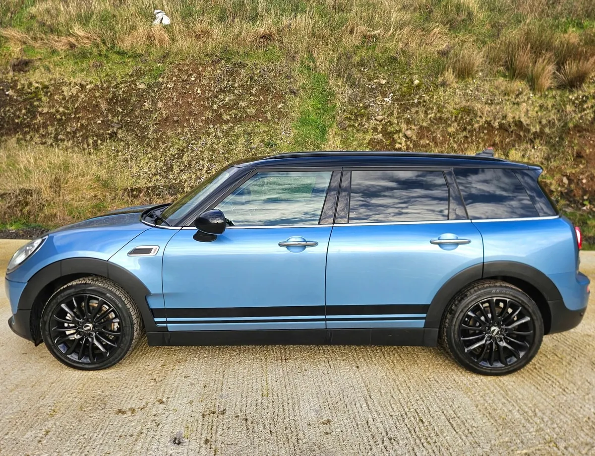 2018 Mini Clubman Cooper Black Edition - Image 3