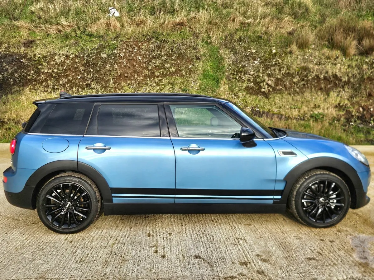 2018 Mini Clubman Cooper Black Edition - Image 4