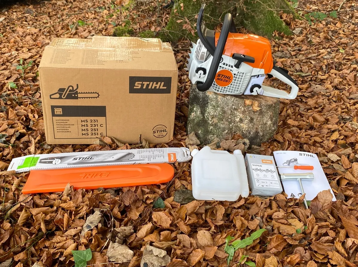Stihl MS251 Chainsaw - Image 2