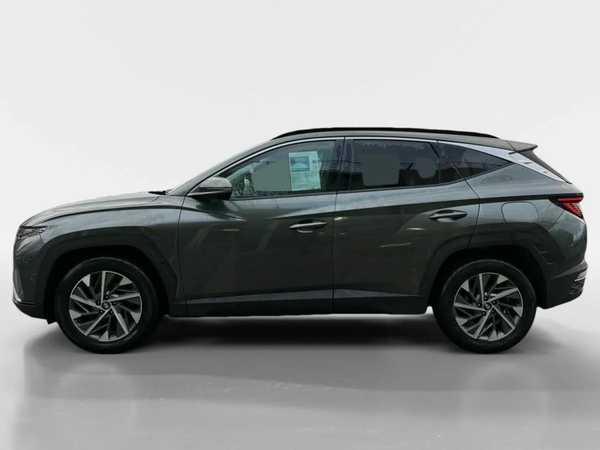 Hyundai Tucson 2WD Executive Plus - Image 4