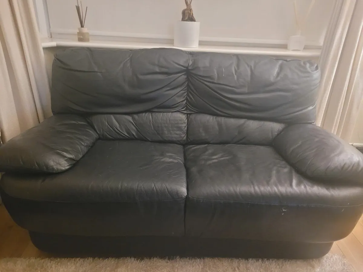 Black leather couch - Image 1