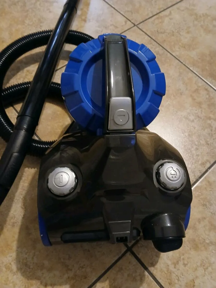 Hoover in very good condition very good suction pm - Image 3