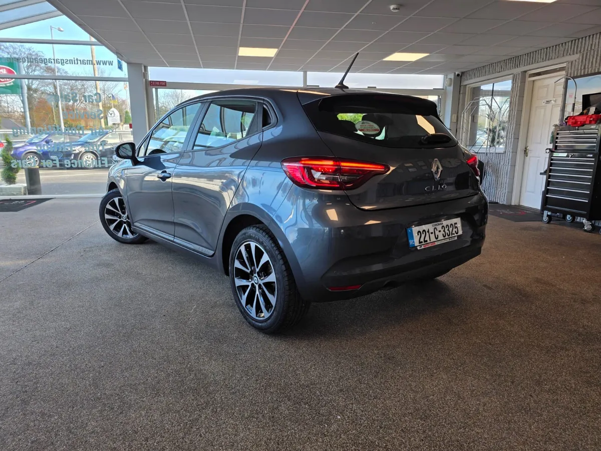 Renault Clio 1.0 Petrol Iconic 2022 - Image 3