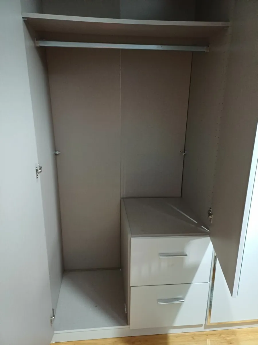Wardrobe - Image 3