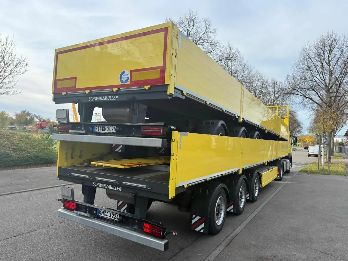 2 no. Schwarzmüller Trailers - Image 4