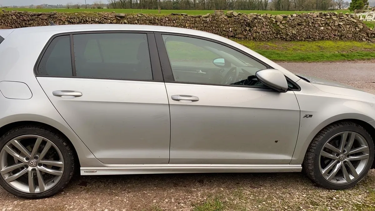 VW Golf 2017 1.6 TDI HIGHLINE - Image 3