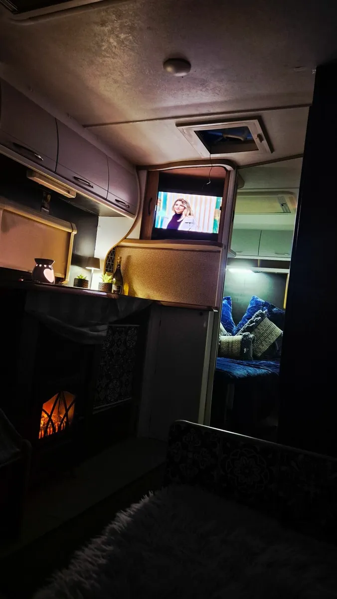 Caravan - Image 4