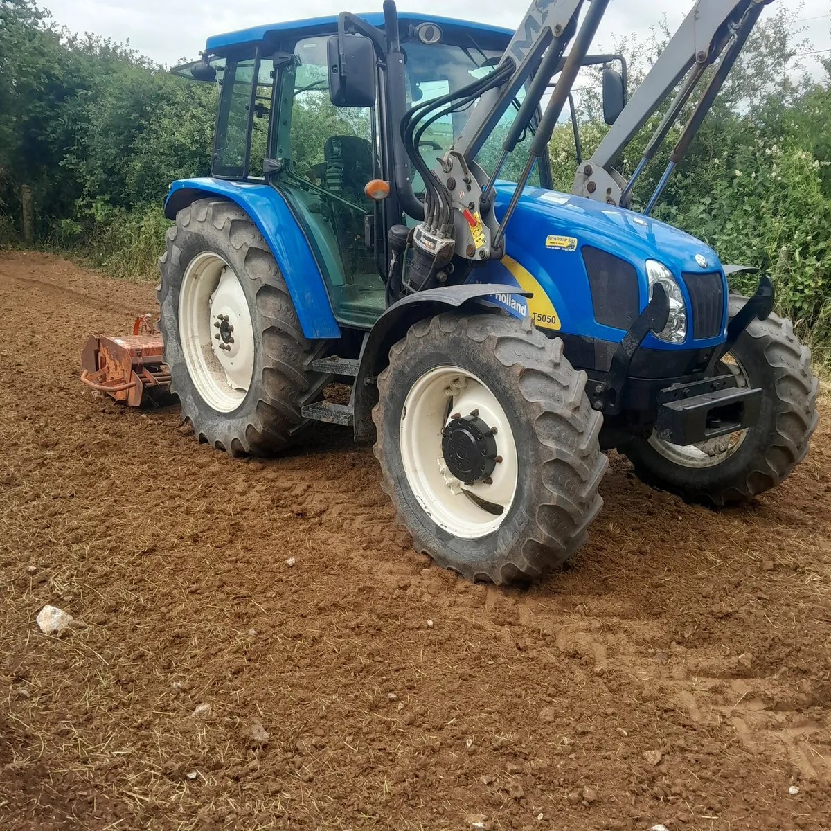 Tractor and mini digger services - Image 3