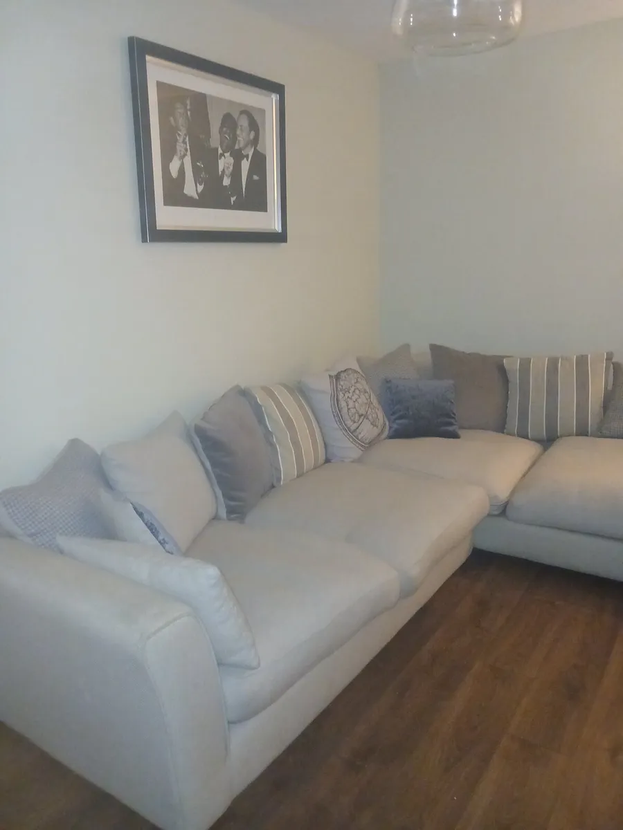 Couch - Image 3