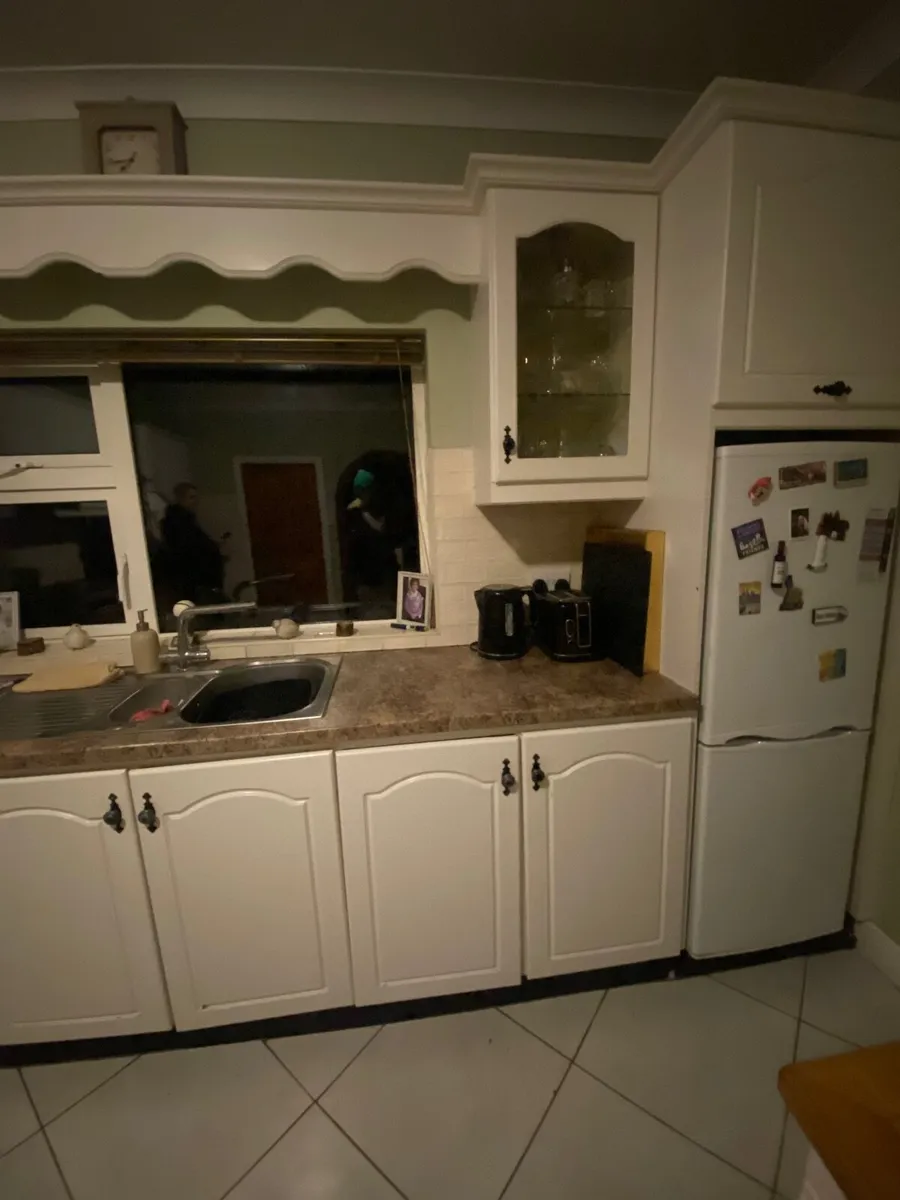 Kitchen and solid fuel range - Image 4