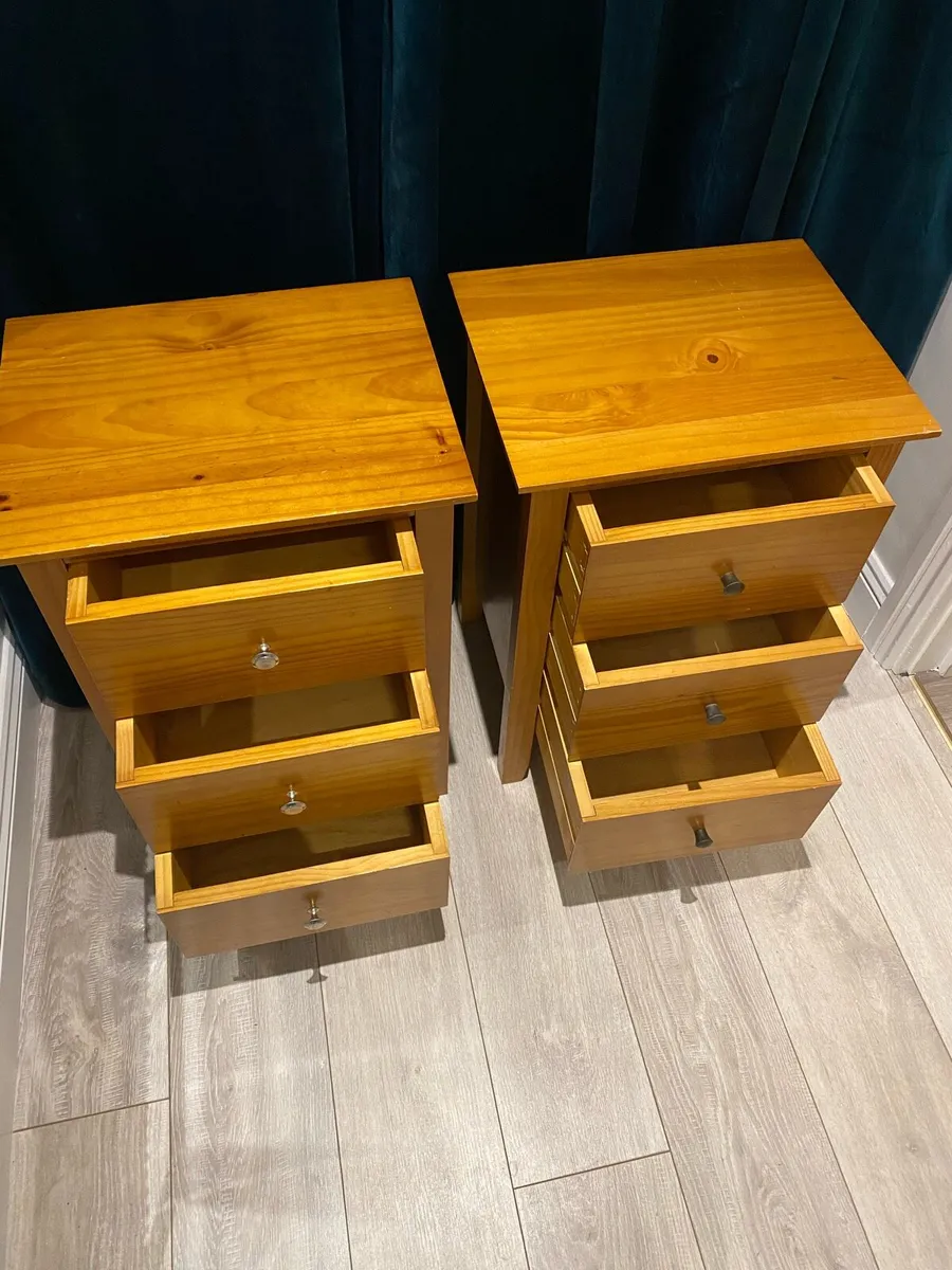 Pair of pine lockers - Image 2