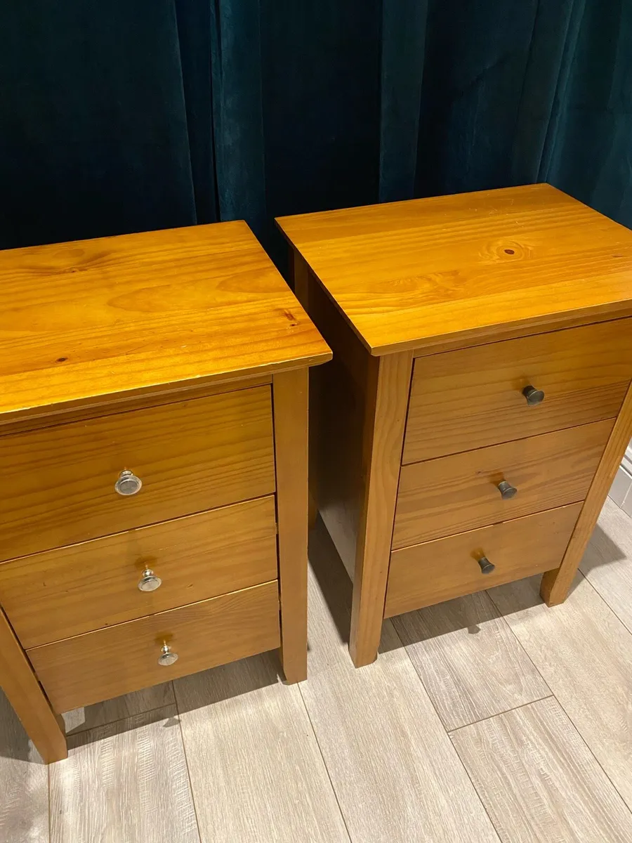 Pair of pine lockers - Image 3
