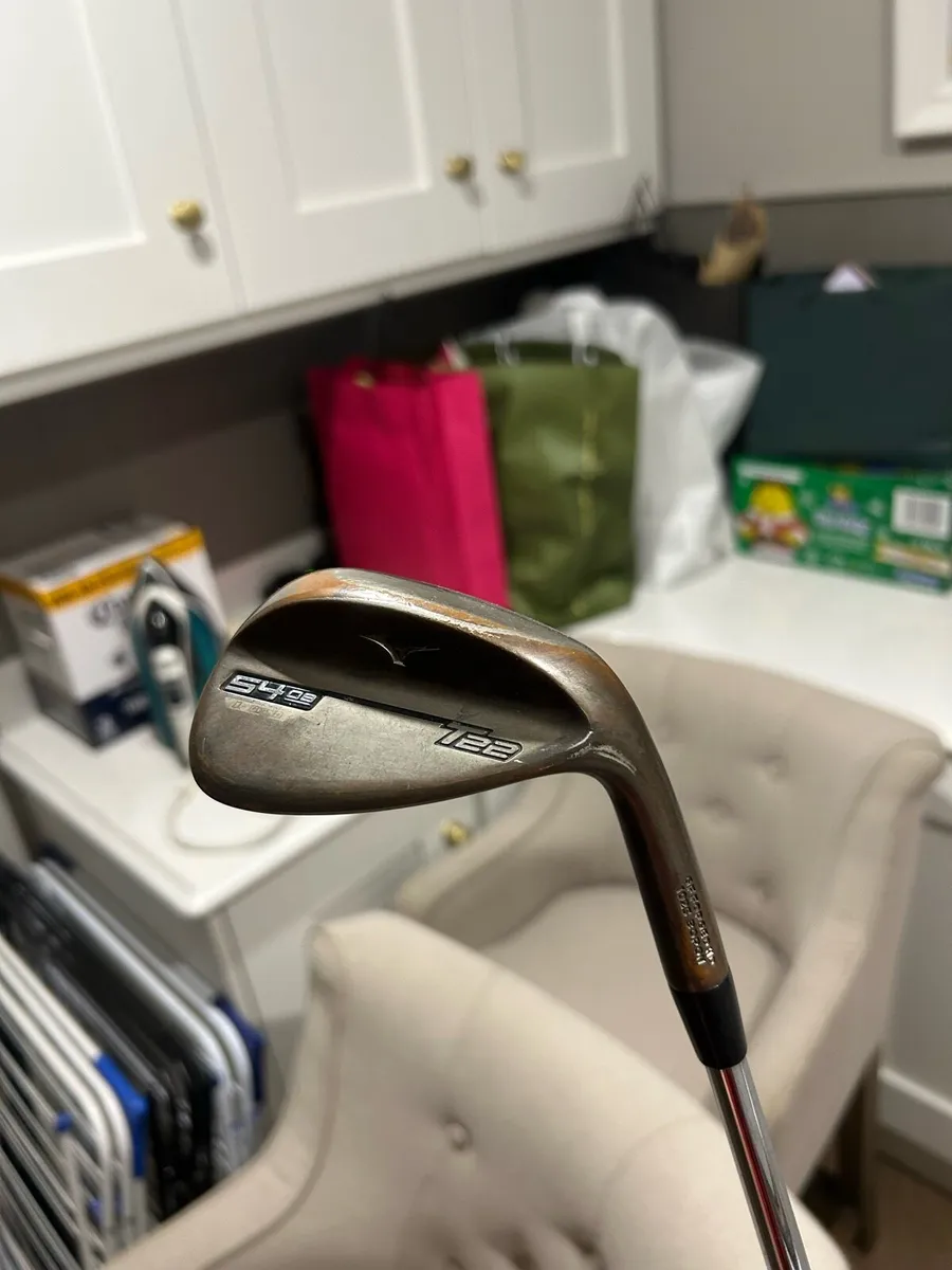 Mizuno 54 degree wedge - Image 1