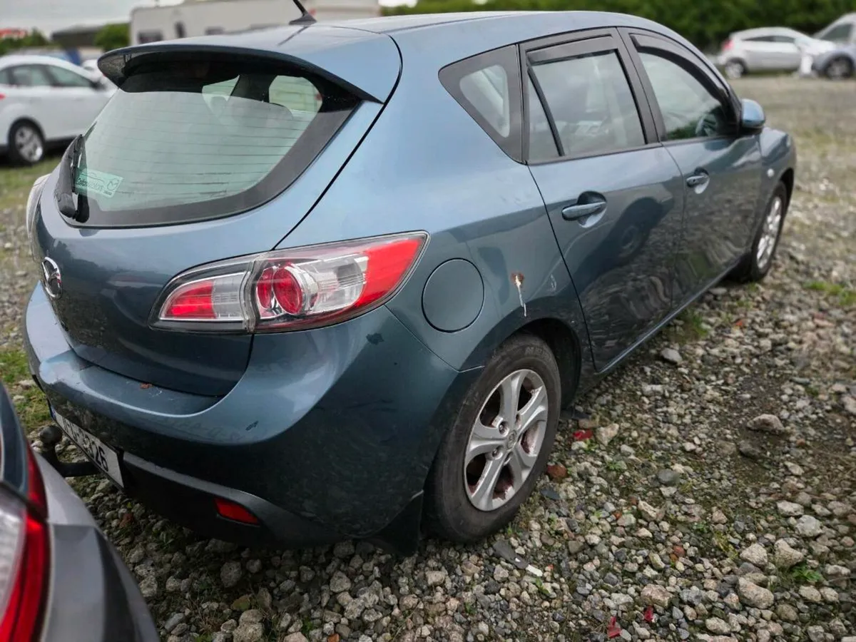2011 Mazda 3 - Image 3