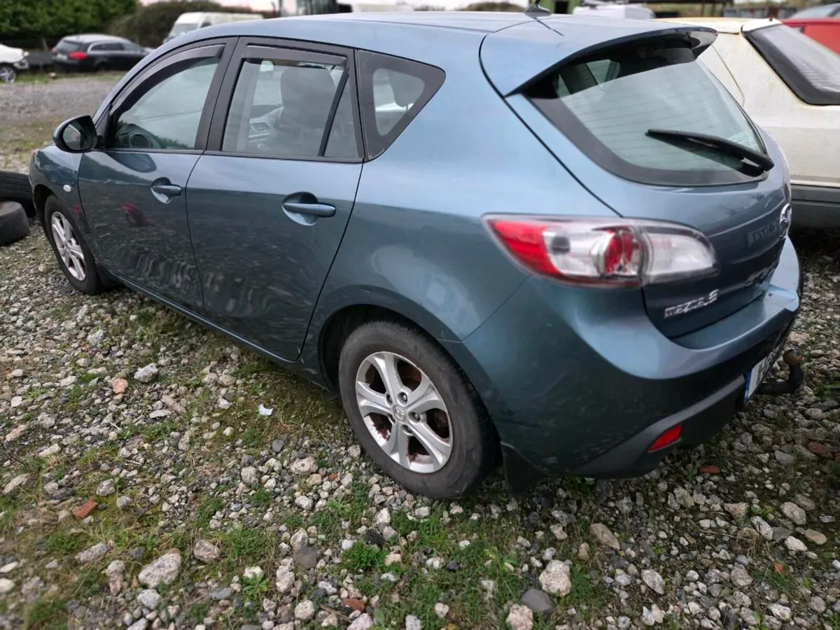 2011 Mazda 3 - Image 4