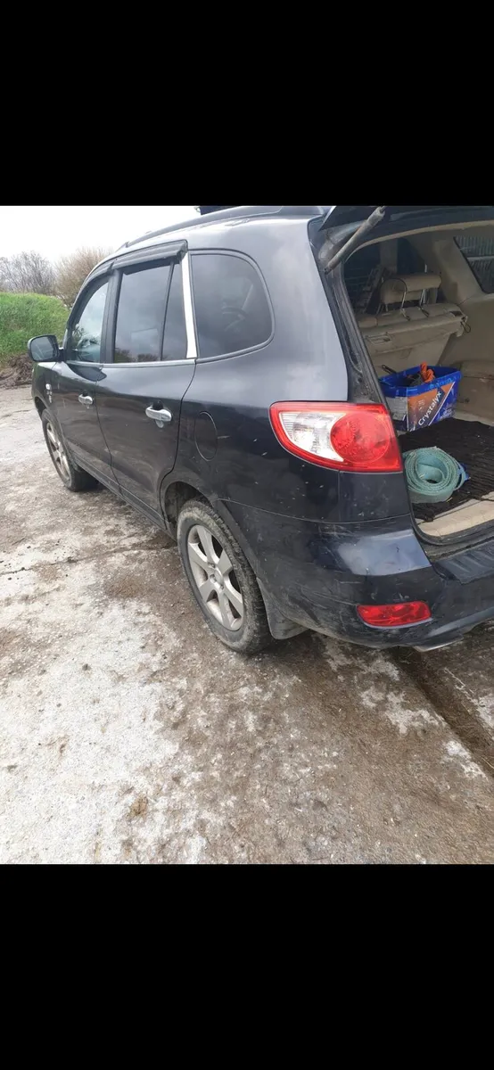 2007 Hyundai Santa Fe - Image 2